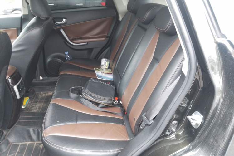 Used GAC Trumpchi GS5 Super 2015 2.0L Automatic Two-Wheel Drive Elite Edition Left Rear Seat