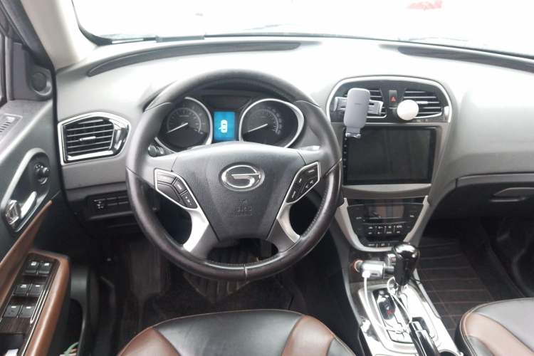 Used GAC Trumpchi GS5 Super 2015 2.0L Automatic Two-Wheel Drive Elite Edition Steering Wheel
