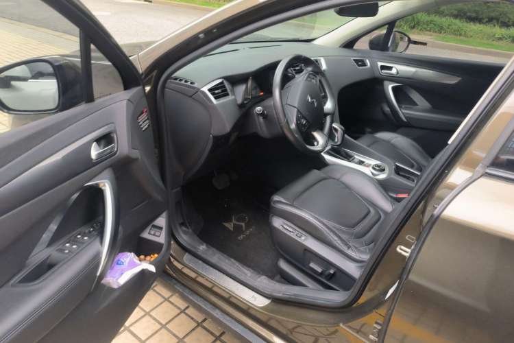 Used DS 6 2014 1.6T Luxury Edition THP160