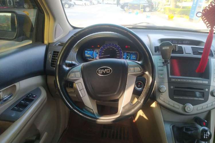 Used BYD S6 2013 Jingyue Edition 2.0L Manual Luxury Model 5 Seats