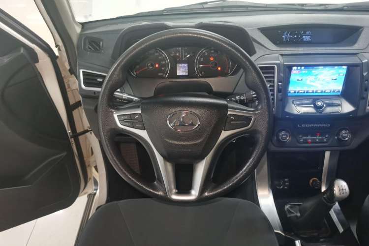 Used Leopaard Q6 2015 2.4L Manual 4x4 Excellence Edition