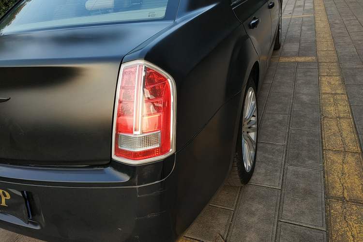 Used Chrysler 300C 2013 3.6L Premium Edition
