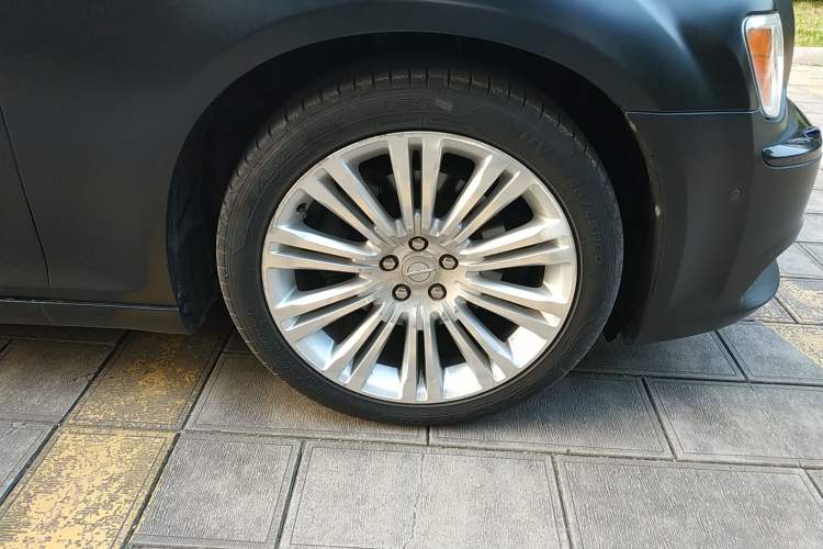 Used Chrysler 300C 2013 3.6L Premium Edition
