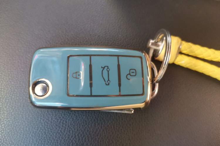 Used Volkswagen Bora 2015 Value Edition 1.4TSI Automatic Sportline Vehicle Key