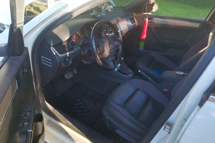 Used Volkswagen Bora 2015 Value Edition 1.4TSI Automatic Sportline Driver Seat