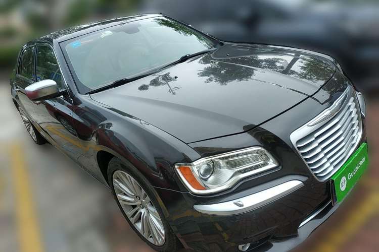 Used Chrysler 300C 2013 3.6L Premium Edition
