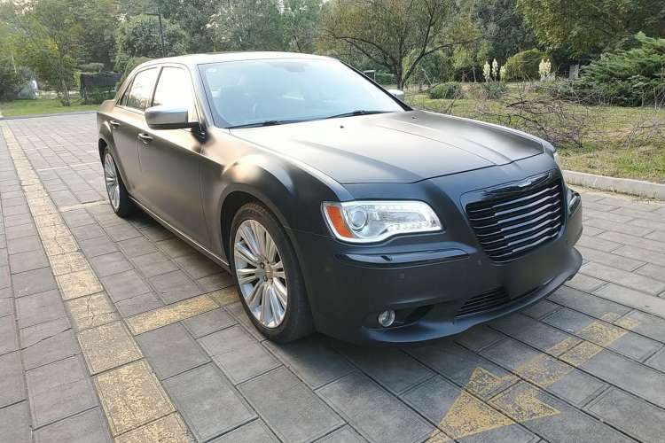 Used Chrysler 300C 2013 3.6L Premium Edition
