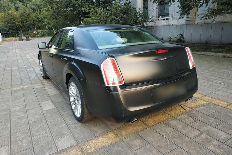 Used Chrysler 300C 2013 3.6L Premium Edition
