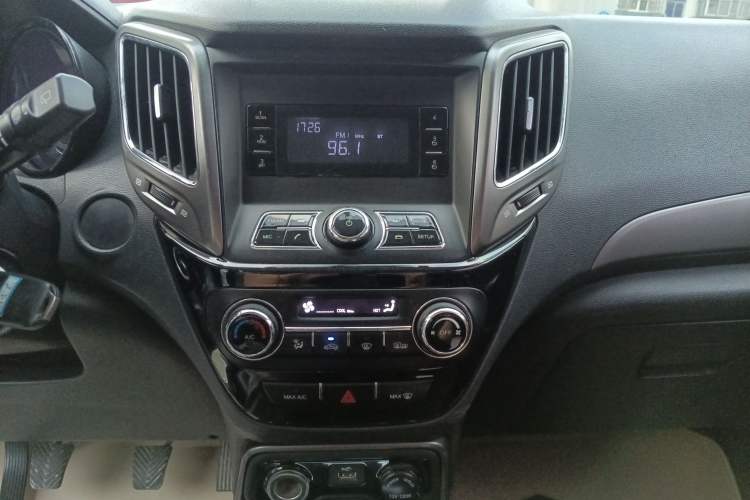 Used Changan CS15 2016 1.5L Manual Fashion Edition
