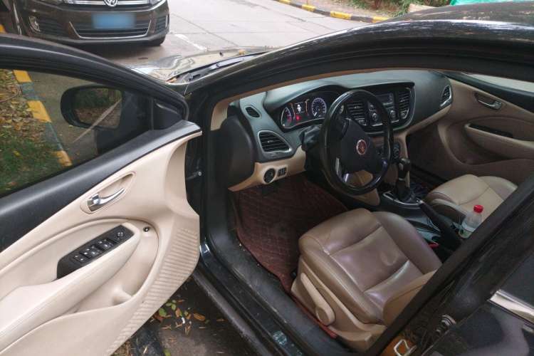 Used Fiat Viaggio 2012 1.4T Automatic Enjoyment Edition
