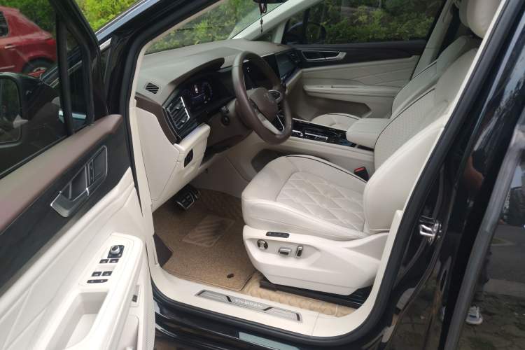 Used Volkswagen Viloran 2023 380TSI Flagship Edition
