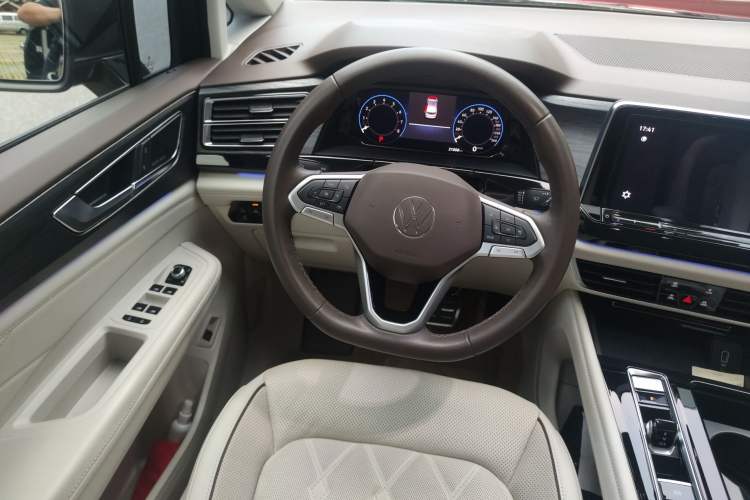 Used Volkswagen Viloran 2023 380TSI Flagship Edition
