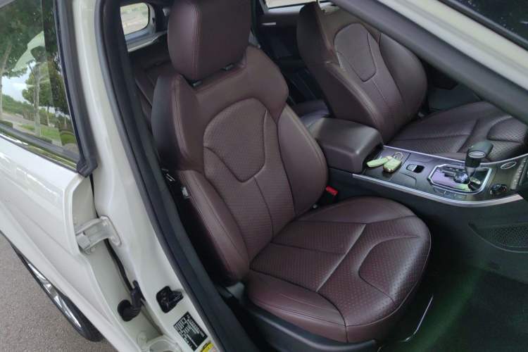 Used Land X7 2015 2.0T Panoramic Prestige Edition
