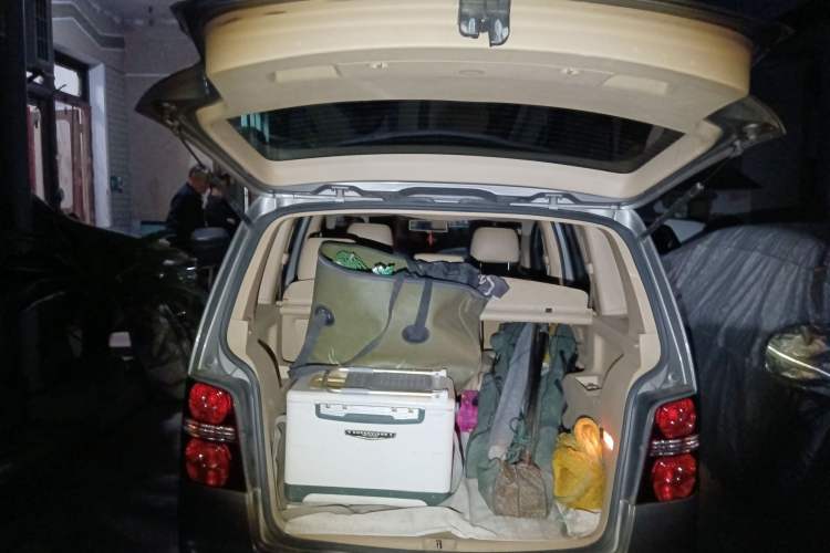 Used Volkswagen Touran 2008 1.8T ZhiZun Edition Manual 5-Seater Trunk