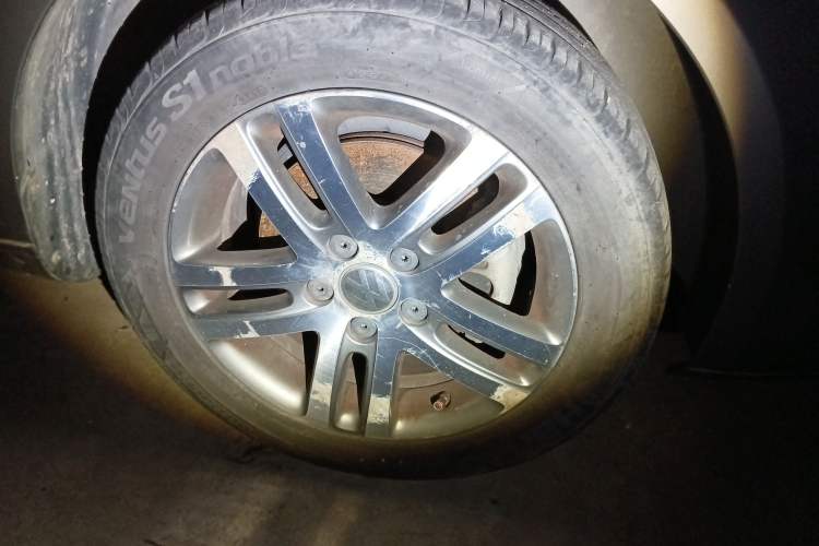 Used Volkswagen Touran 2008 1.8T ZhiZun Edition Manual 5-Seater Right Front Wheel Hub