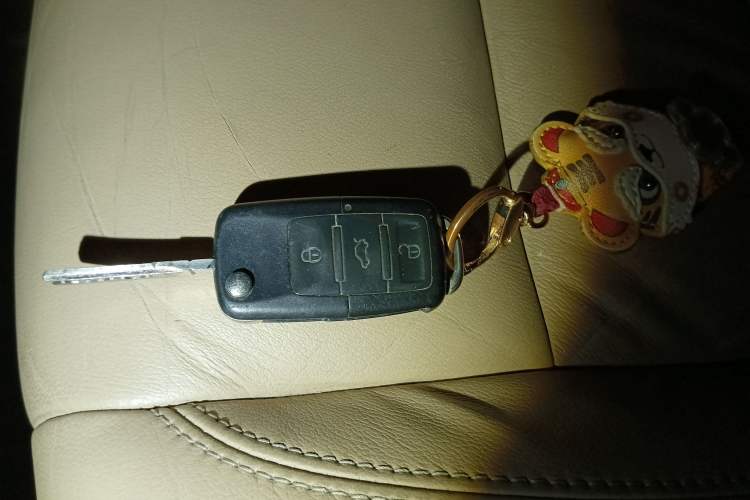 Used Volkswagen Touran 2008 1.8T ZhiZun Edition Manual 5-Seater Vehicle Key