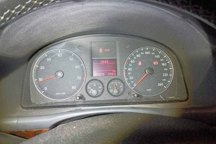 Used Volkswagen Touran 2008 1.8T ZhiZun Edition Manual 5-Seater Instrument Cluster
