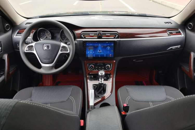 Used Zotye T600 2017 1.5T Manual Elite New Year Edition Center Console