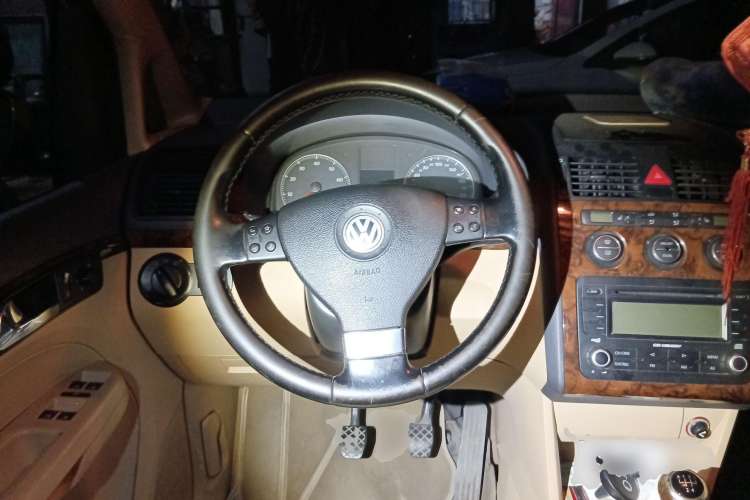 Used Volkswagen Touran 2008 1.8T ZhiZun Edition Manual 5-Seater Steering Wheel