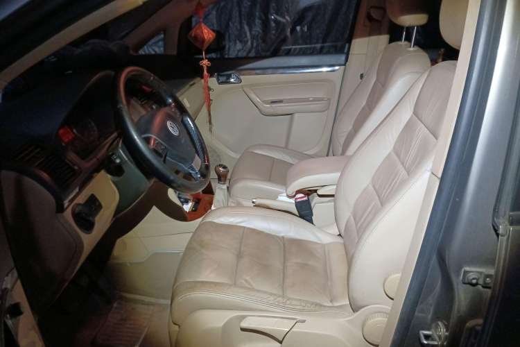 Used Volkswagen Touran 2008 1.8T ZhiZun Edition Manual 5-Seater Left Front Seat