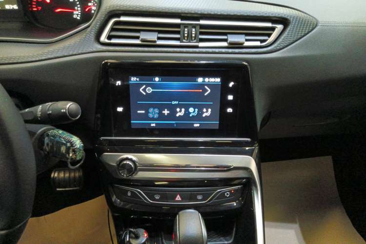 Used Peugeot 308 2019 1.6L Automatic Luxury Version China V Standard Audio And AC Panel