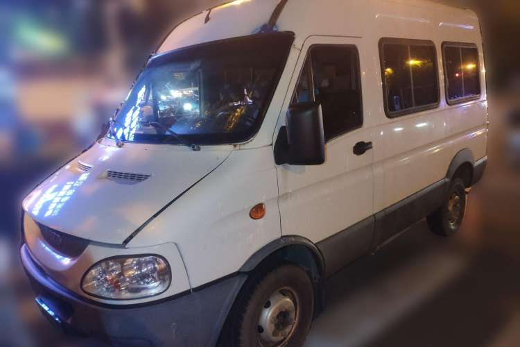 Used Iveco Turin 2009 2.5T-A32 Base Version