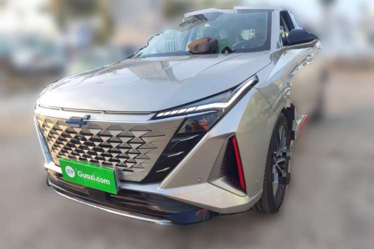 Used Oshan Z6 2022 Blue Whale 1.5T DCT Smart Navigation Model