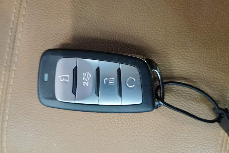 Used Changan CS95 2017 2.0T Two-Wheel Drive Zhitu Edition