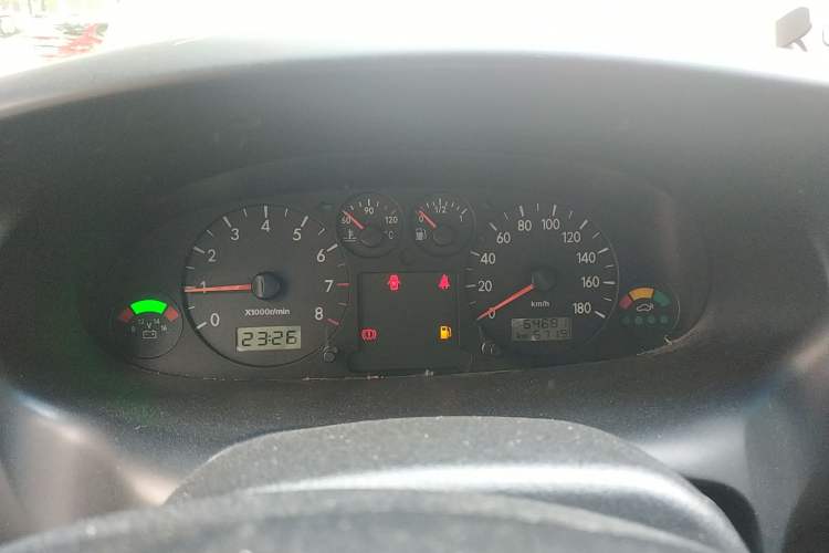 Used JAC Refine 2011 2.0L Shuttle Gasoline Comfort Edition HFC4GA3
