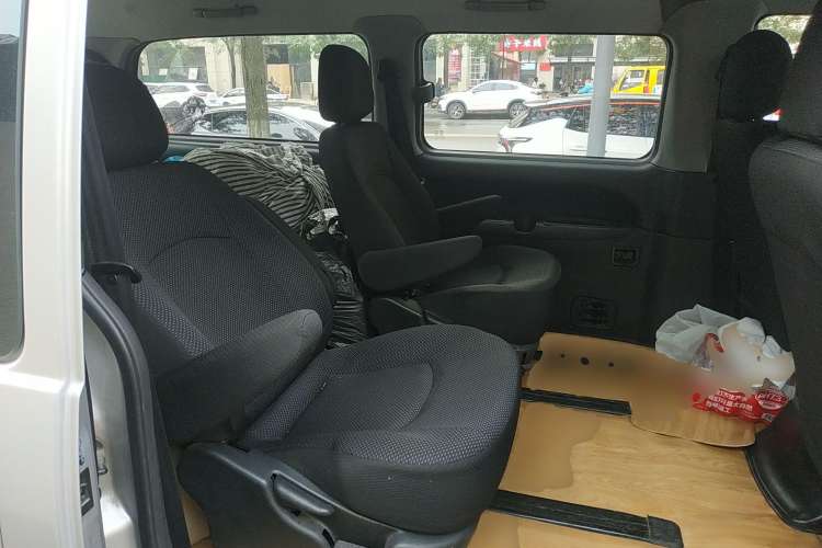 Used JAC Refine 2011 2.0L Shuttle Gasoline Comfort Edition HFC4GA3
