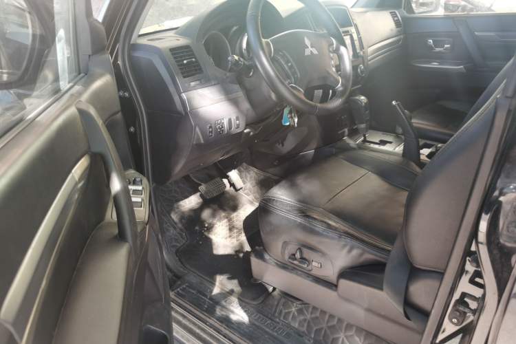 Used Mitsubishi Pajero 2012 3.0L Elite Edition