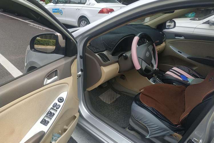 Used Hyundai Verna (older generation) 2013 Sedan 1.4L Automatic Standard GL Model
