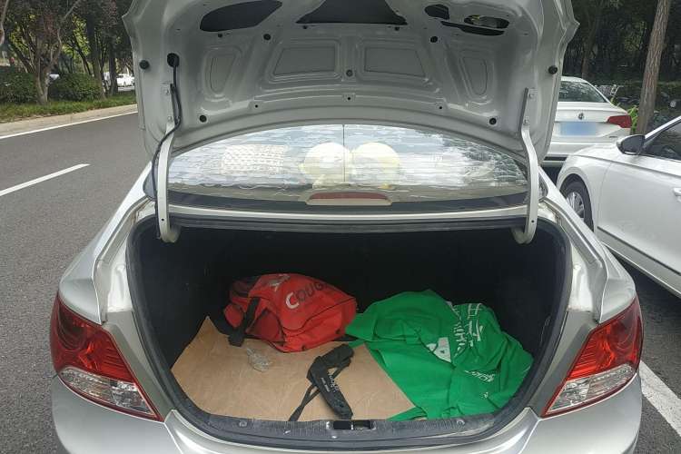 Used Hyundai Verna (older generation) 2013 Sedan 1.4L Automatic Standard GL Model
