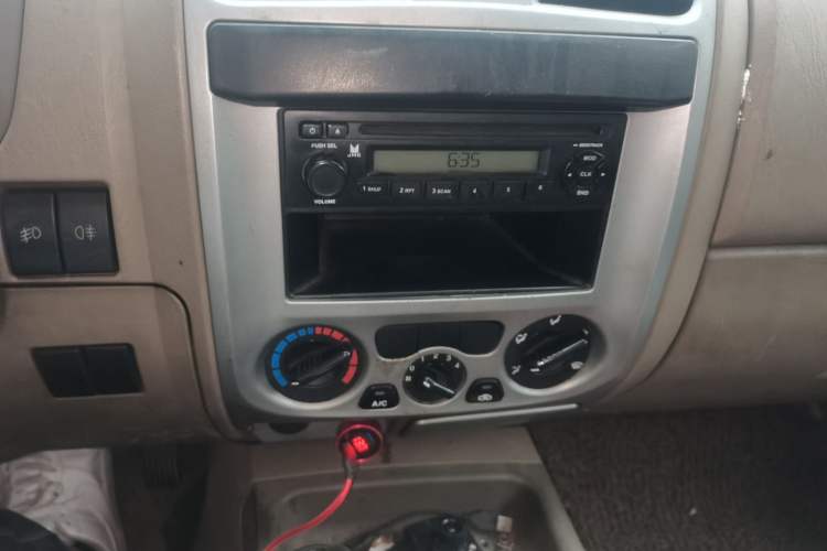 Used JMC Baodian 2013 2.8T Two-Wheel Drive Comfortable Value Edition JX493ZLQ4F