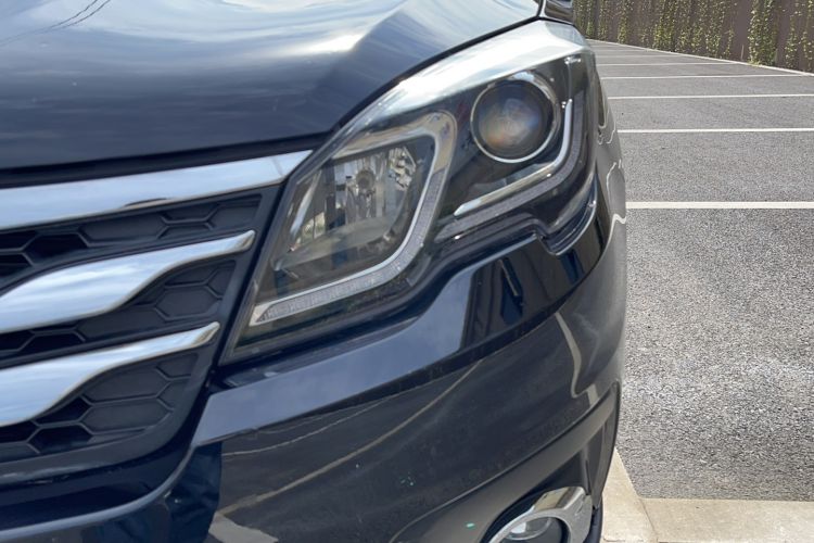 Used GAC Trumpchi GS5 Super 2016 2.0L Automatic Two-Wheel Drive Supreme Edition Left Front Headlight