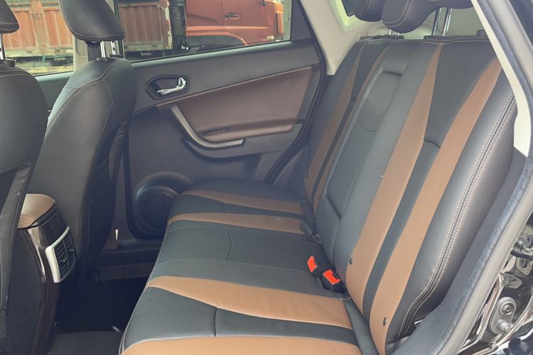 Used GAC Trumpchi GS5 Super 2016 2.0L Automatic Two-Wheel Drive Supreme Edition Left Rear Seat