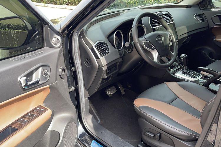 Used GAC Trumpchi GS5 Super 2016 2.0L Automatic Two-Wheel Drive Supreme Edition Driver Seat