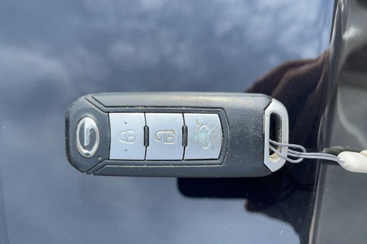 Used GAC Trumpchi GS5 Super 2016 2.0L Automatic Two-Wheel Drive Supreme Edition Vehicle Key