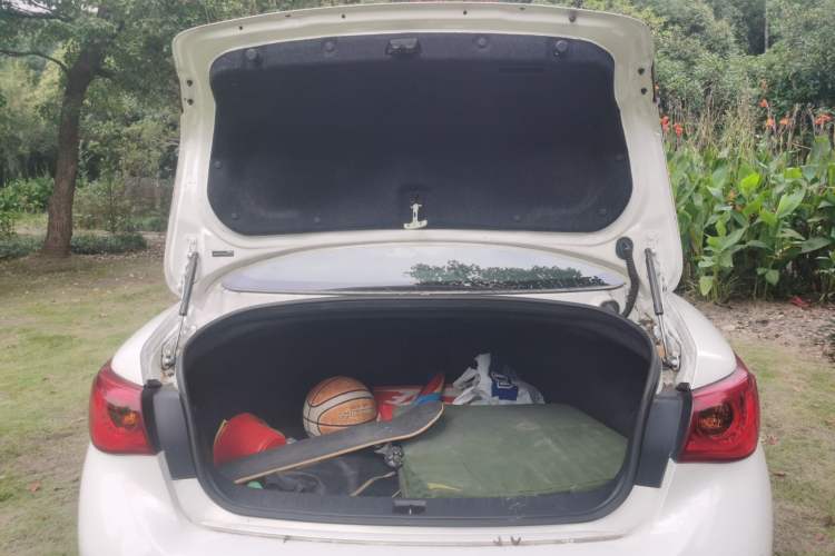 Used Infiniti Q50 2014 3.7L Luxury Sport Edition
