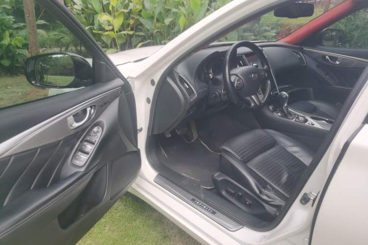 Used Infiniti Q50 2014 3.7L Luxury Sport Edition
