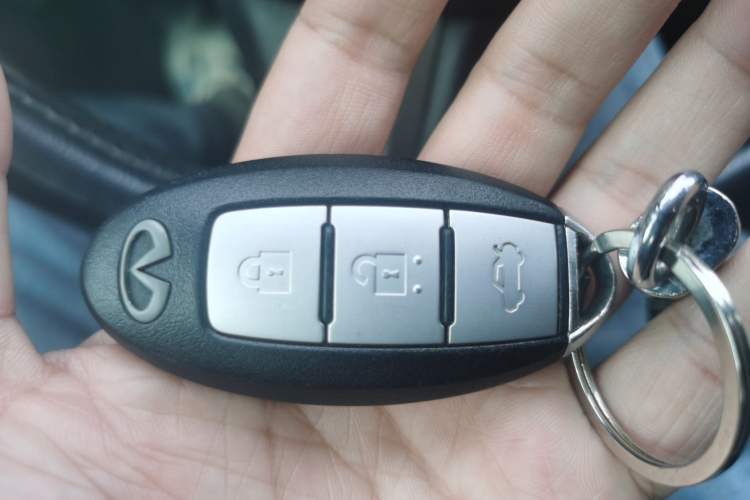 Used Infiniti Q50 2014 3.7L Luxury Sport Edition
