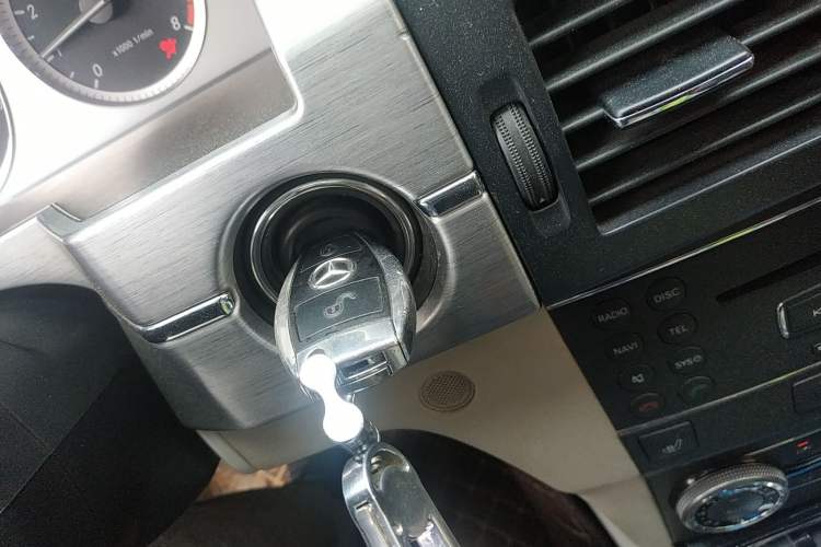 Used Mercedes-Benz GLK-Class 2008 GLK 300 4MATIC Luxury Model Vehicle Key