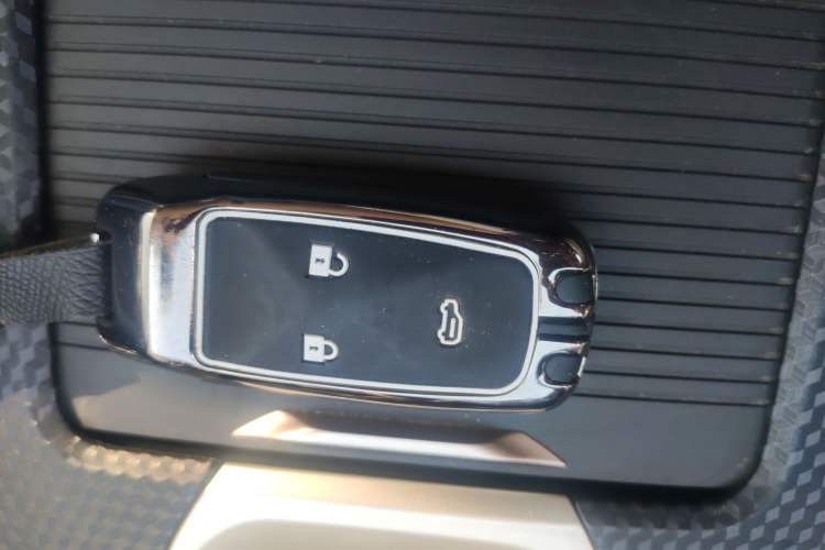 Used Oshan COS1 2018 1.5T Manual Comfort 7-Seater
