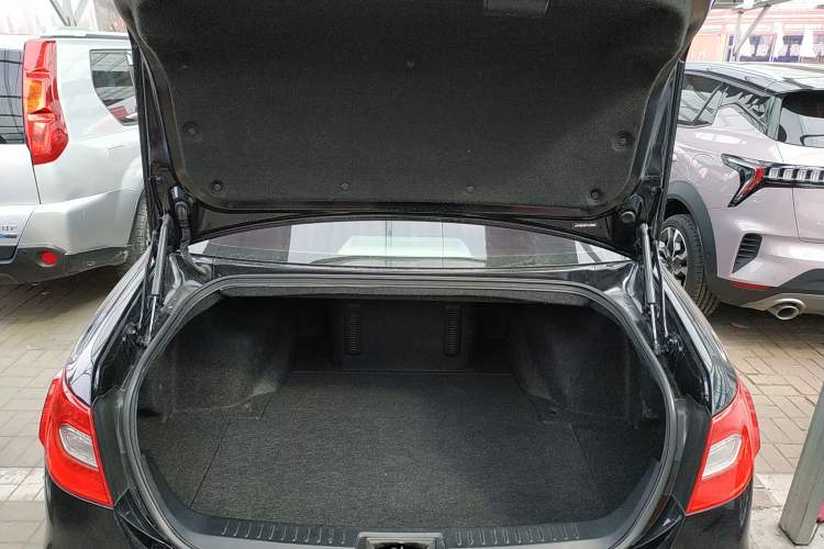 Used Hongqi H7 2013 2.5L Prestige Model