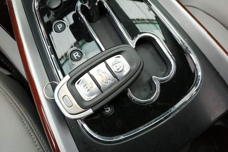 Used Hongqi H7 2013 2.5L Prestige Model