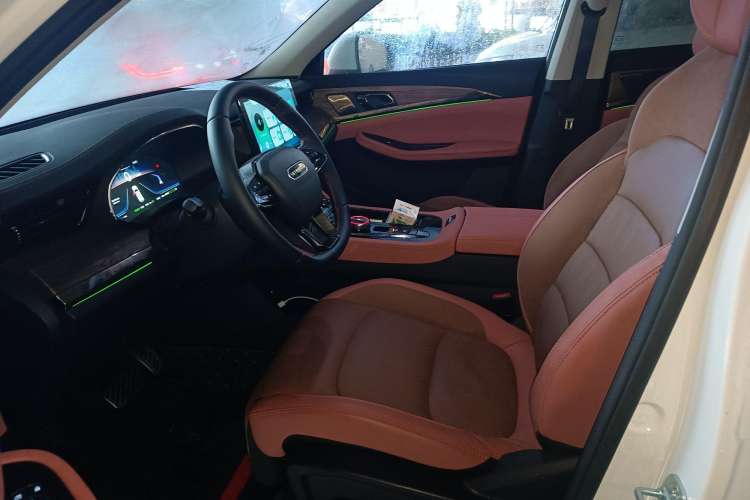 Used Skyworth HT-i 2022 1.5L PHEV 205KM President Edition
