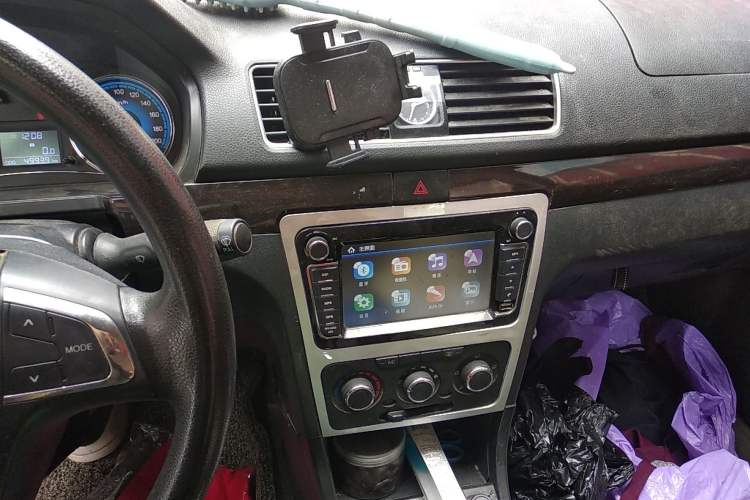 Used Dongfeng Fengon 360 2015 1.5L Manual Luxury 7-Seater China IV Standard
