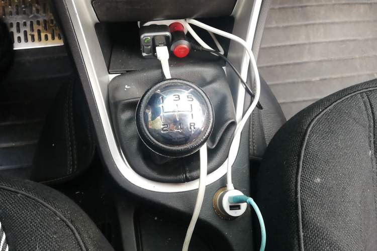 Used Peugeot 307 2012 Hatchback 1.6L Manual Comfort Edition Gear Lever