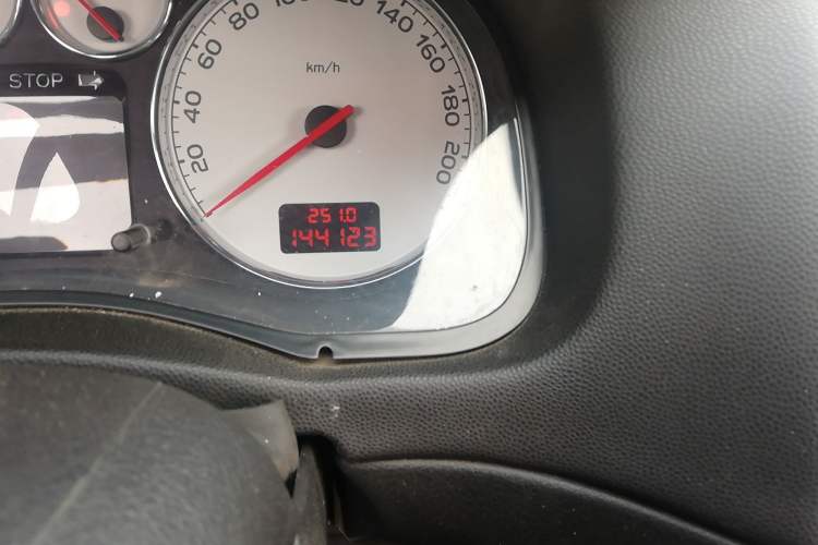 Used Peugeot 307 2012 Hatchback 1.6L Manual Comfort Edition Odometer Close Up