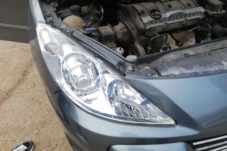Used Peugeot 307 2012 Hatchback 1.6L Manual Comfort Edition Right Front Headlight
